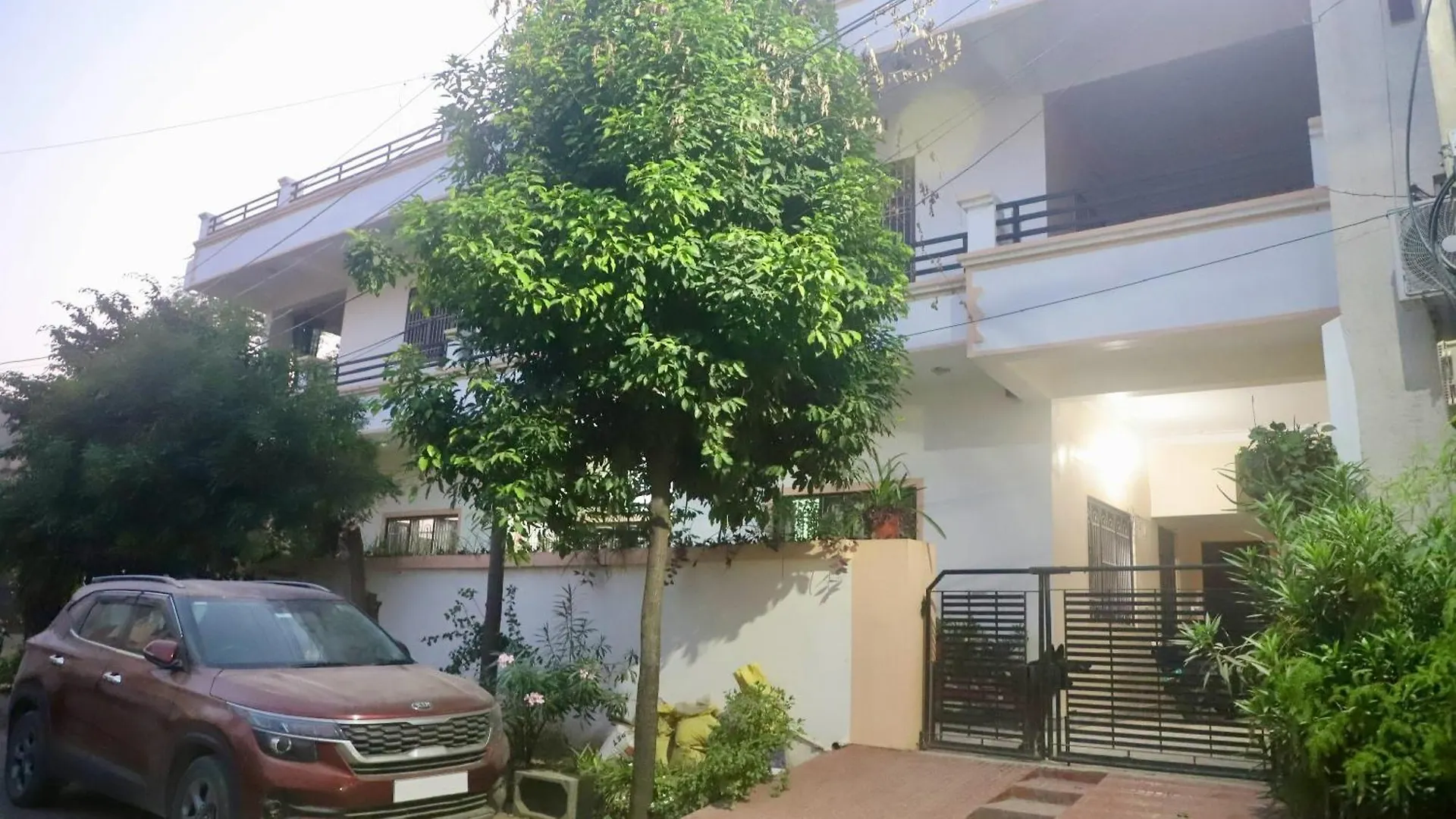 Budget-Friendly Udaipur Stay